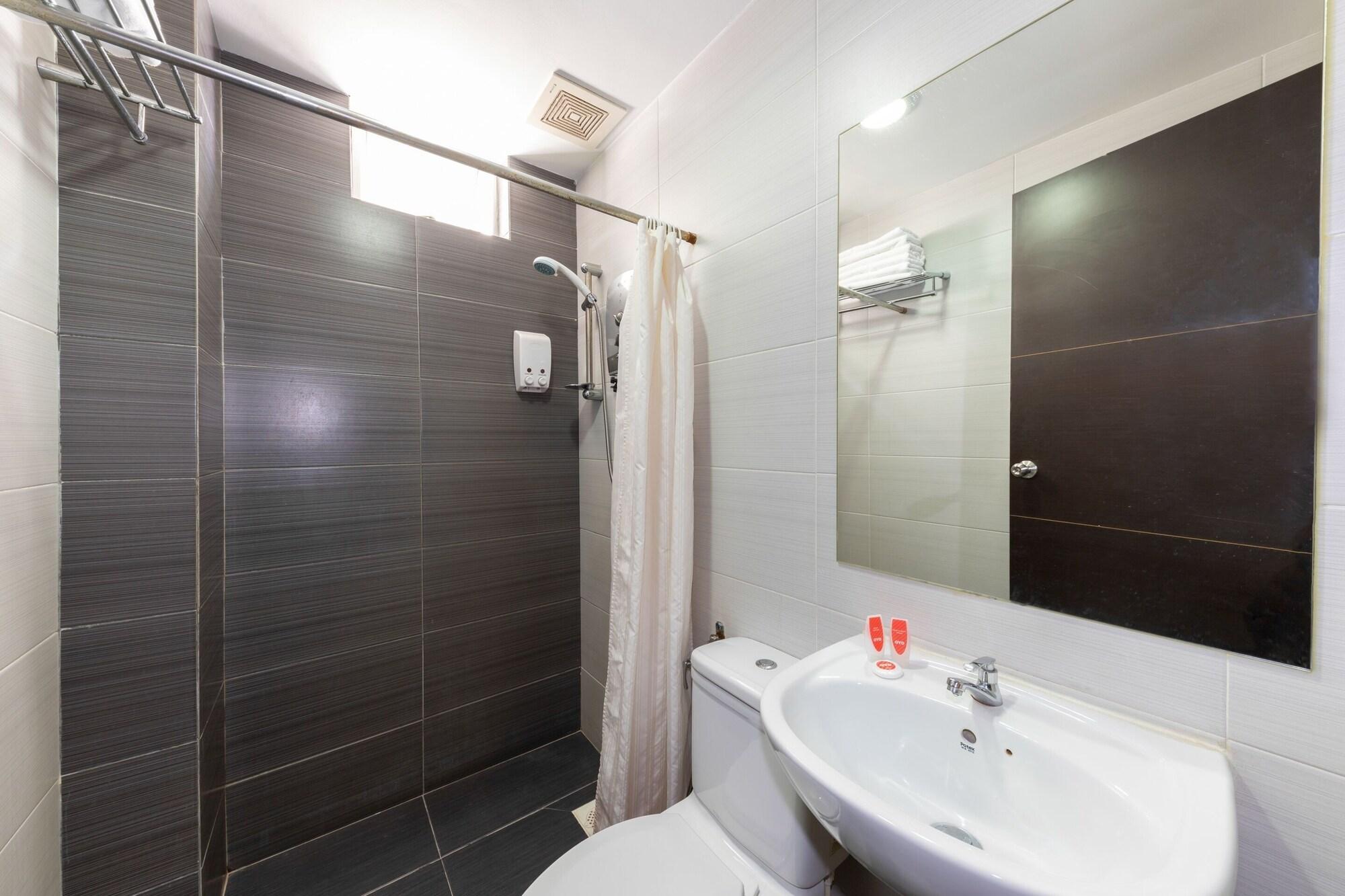 Oyo 430 Oak Valley Boutique Hotel Johor Bahru Zewnętrze zdjęcie